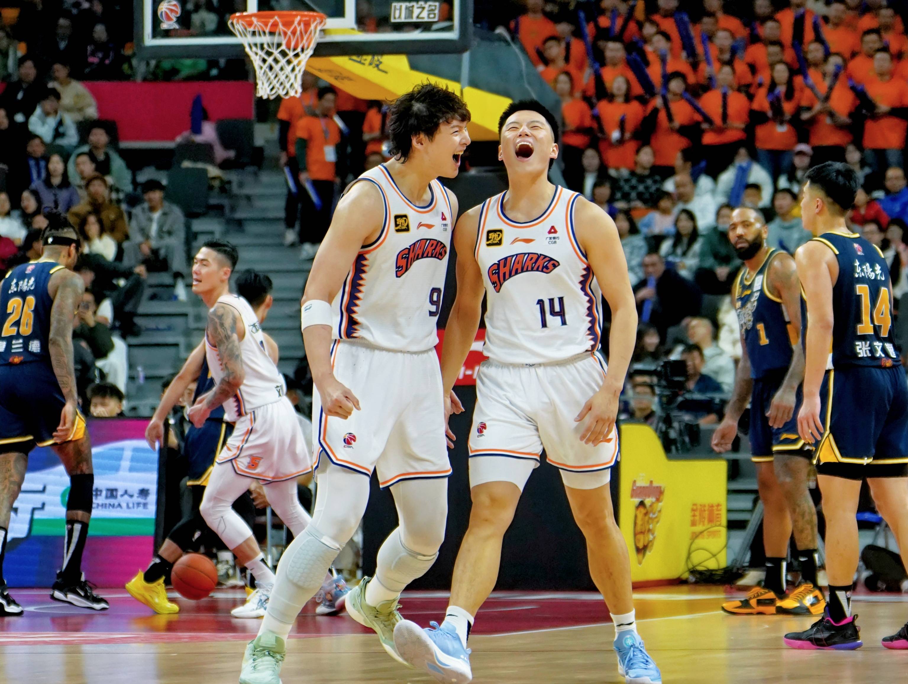 关于两队对抗激烈，山西队逆转胜江苏队的信息