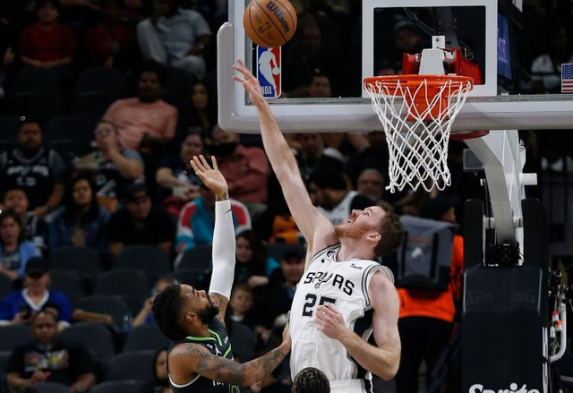 魔术翻盘马刺,戈贝尔刷新纪录的简单介绍 魔术翻盘马刺,戈贝尔刷新纪录的简单介绍