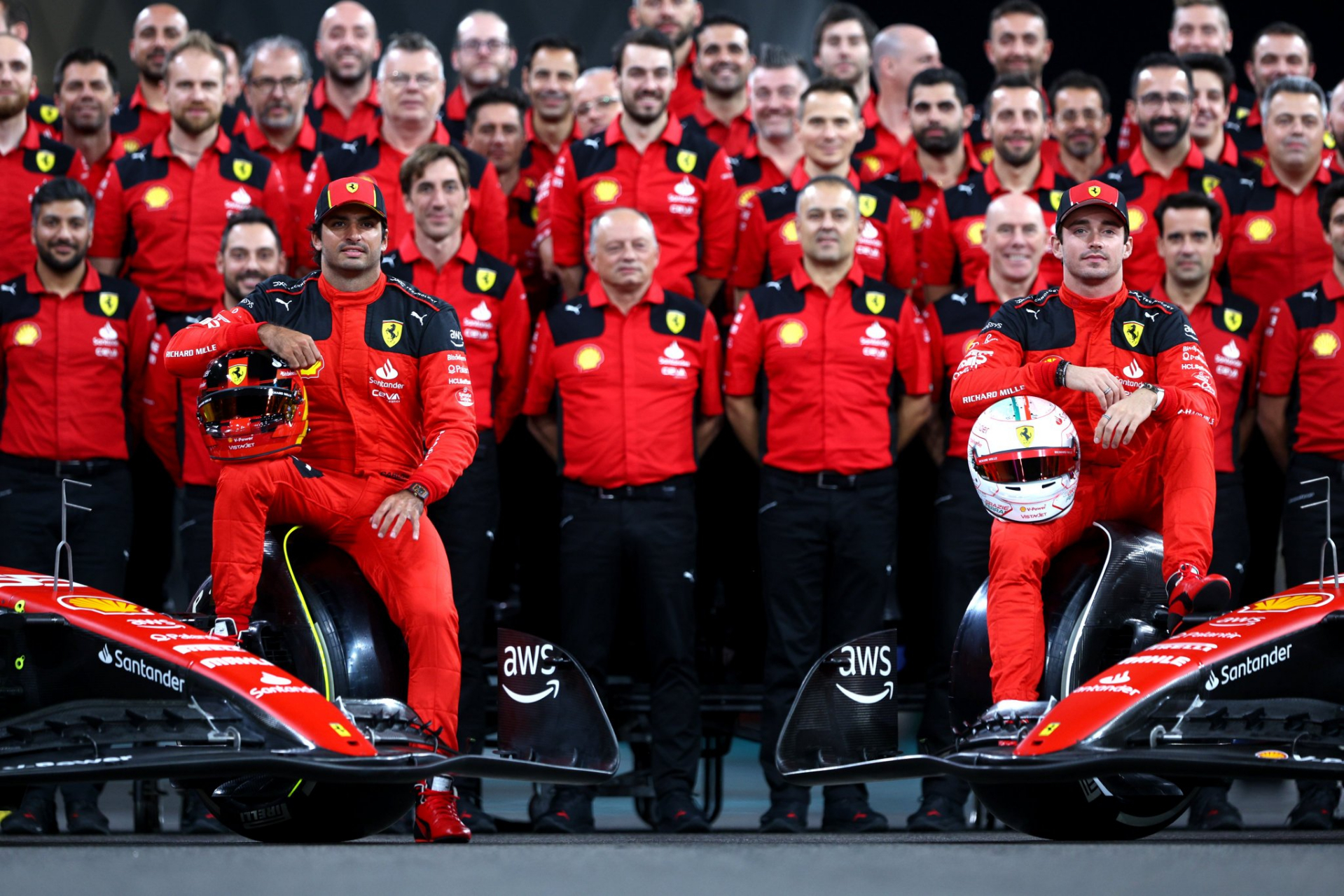 法拉利碾压梅赛德斯,塞恩斯惊艳四座的简单介绍 法拉利碾压梅赛德斯,塞恩斯惊艳四座的简单介绍