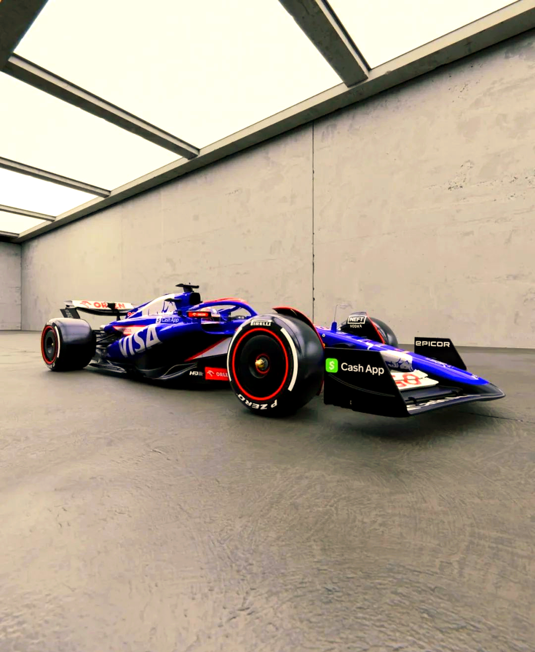 包含红牛车队完胜红牛二队，汉密尔顿关键制胜的词条