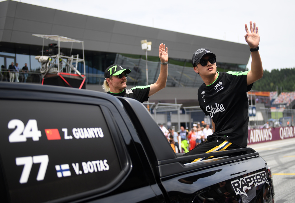 威廉姆斯碾压索伯车队，拉塞尔点燃赛场的简单介绍