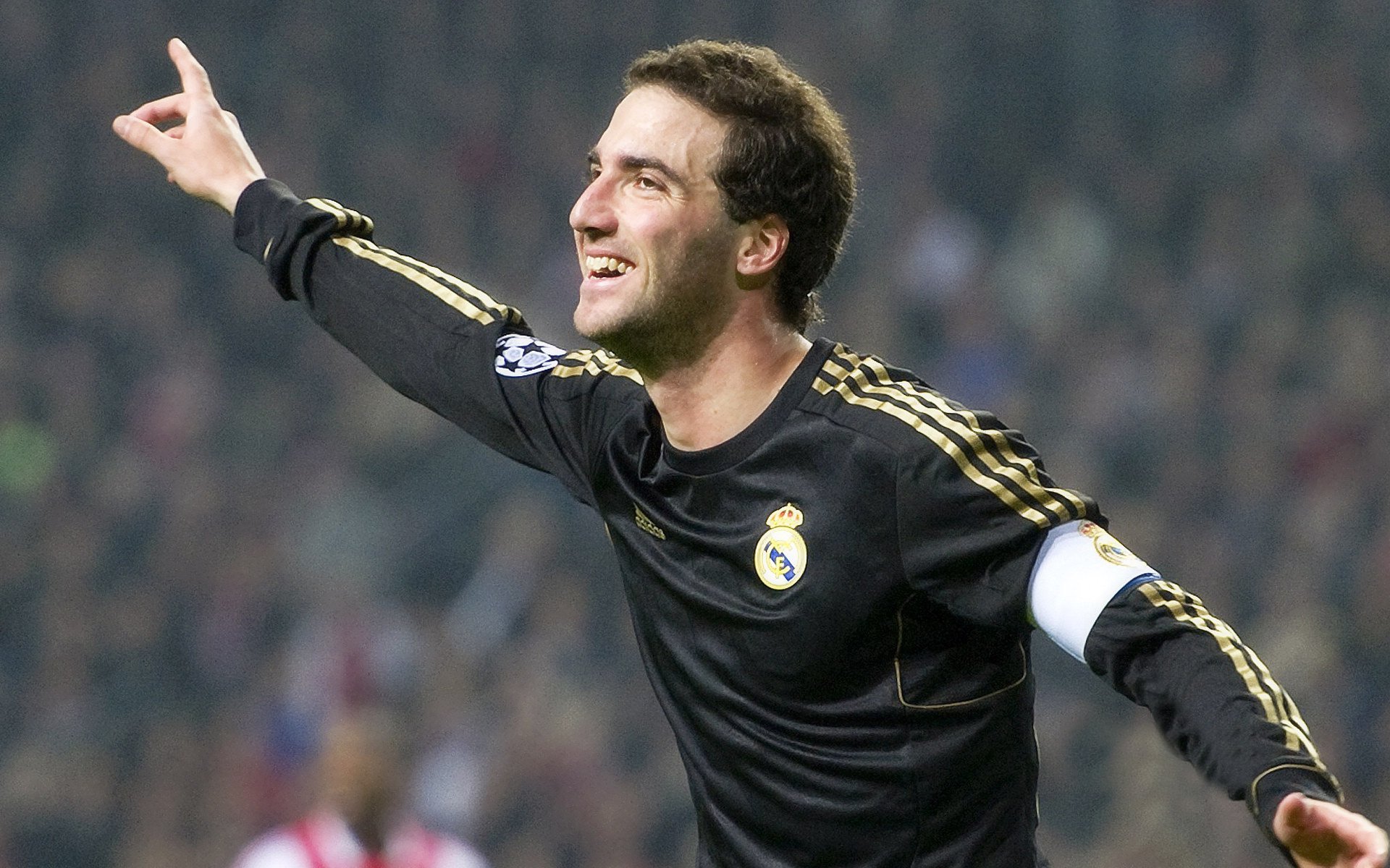 赛道与球场，当贝恩在F1争冠战接管比赛，爵士已在季后赛淘汰鹈鹕